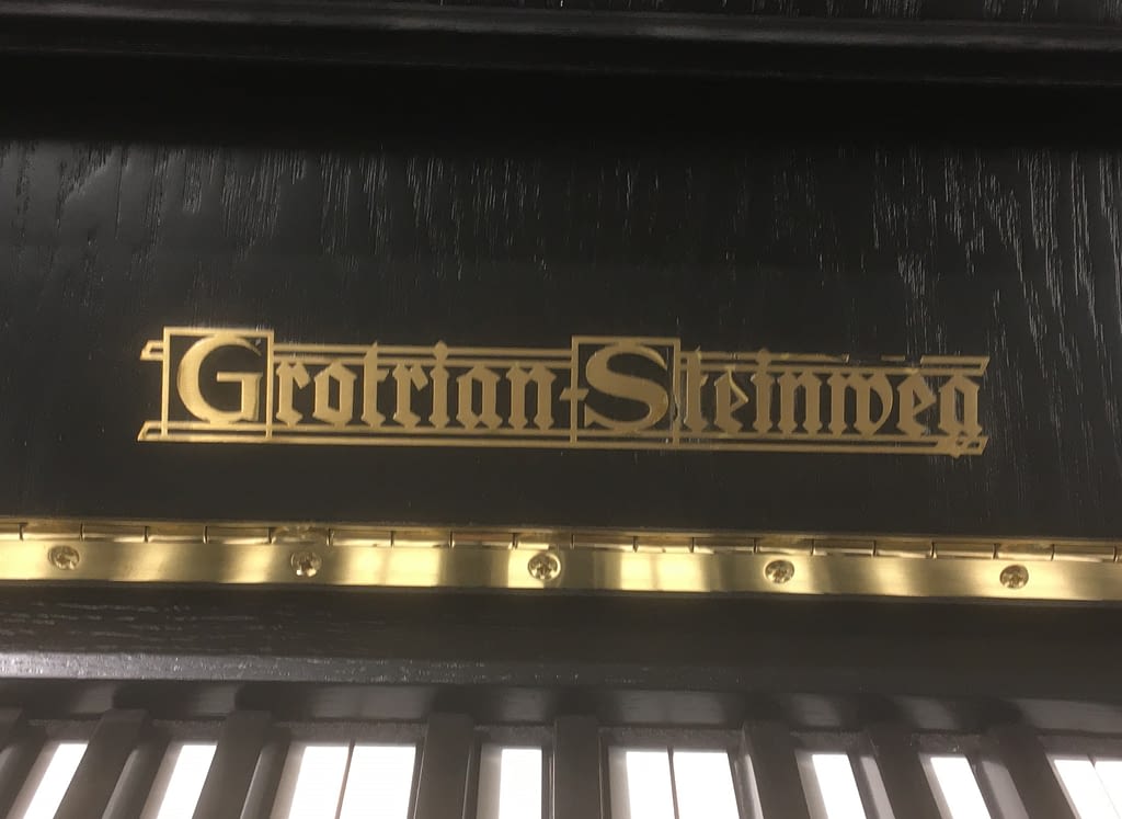 gebrauchtes schwarzes Grotrian Steinweg Klavier