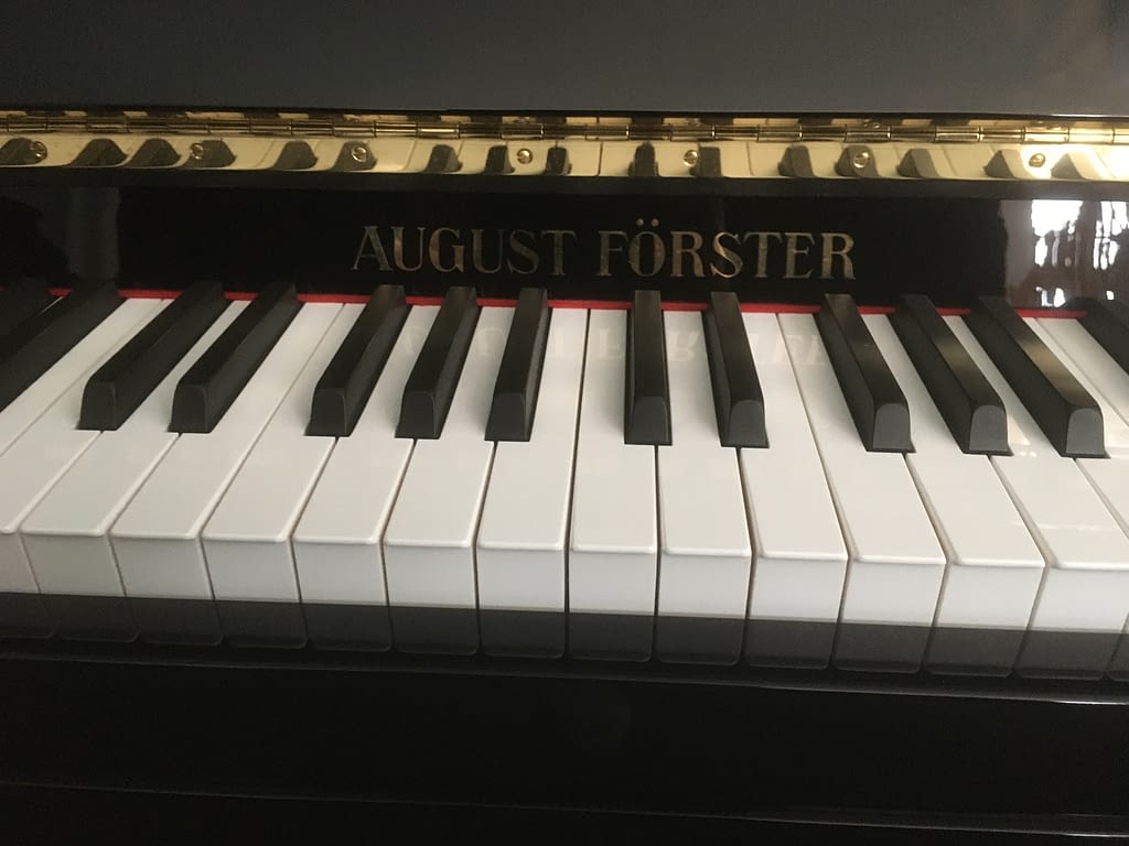 August Förster Klavier 116 E