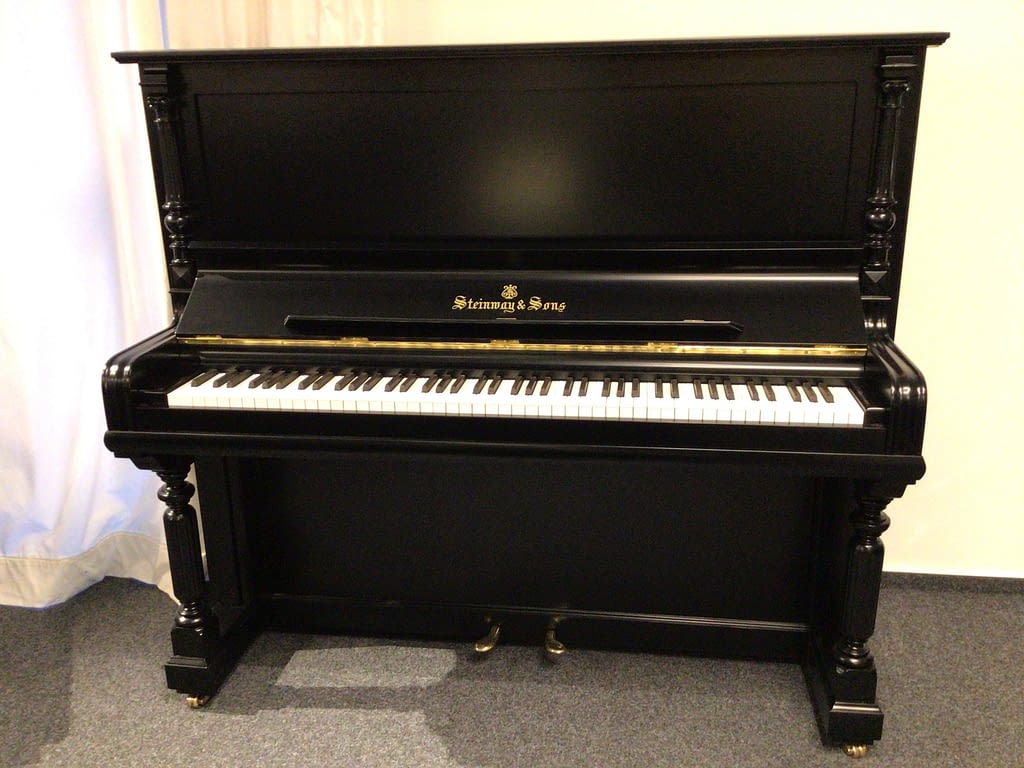Steinway & Sons Klavier, gebraucht