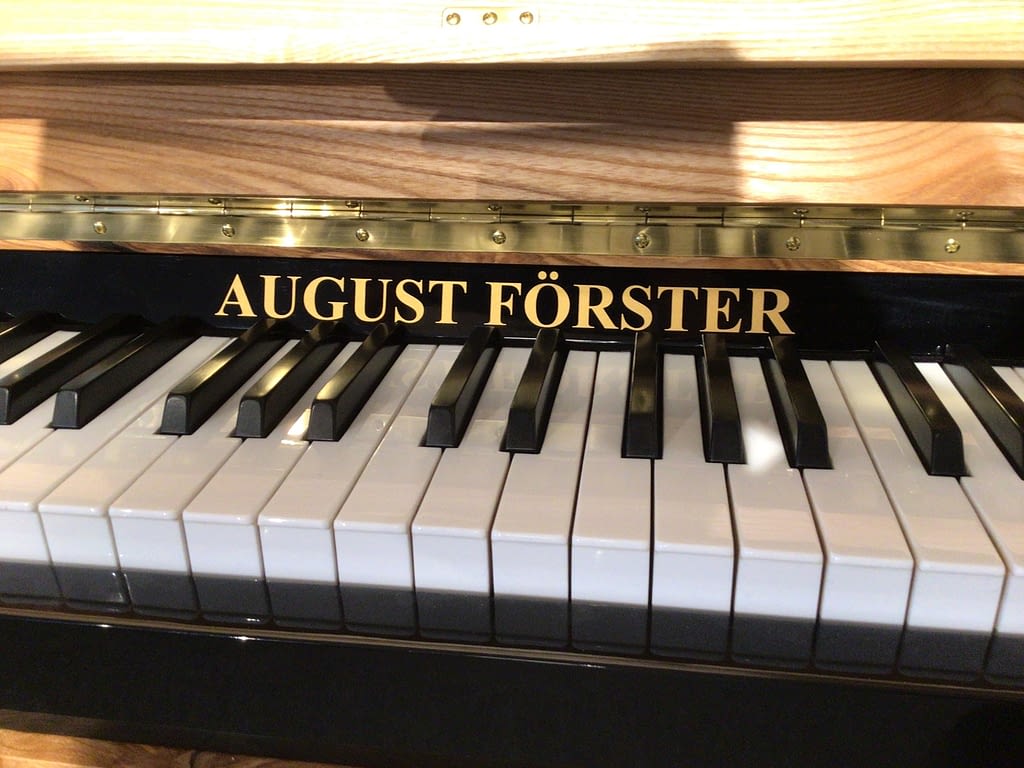 August Förster Klavier 116 E