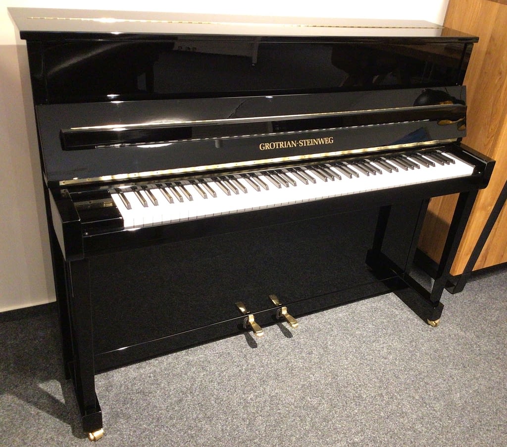 schwarzes deutsches gebrauchtes Klavier